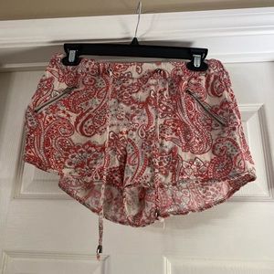 That’s It shorts are a size Small.